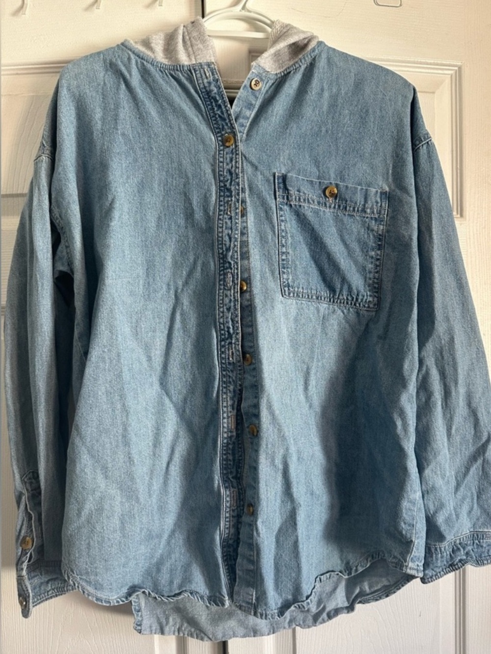 ❤️‍🔥Forever 21 Light Blue Denim Button-Down Shirt with Hoodie